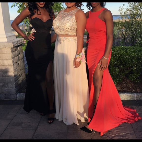 Coral Prom/ Event Dress - Picture 5 of 8